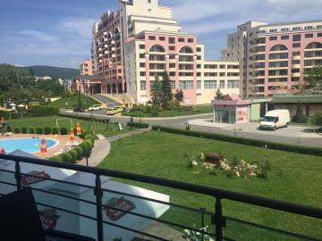 L-82 / Sunny Beach Plaza****